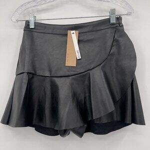 DO+BE Black Faux Leather Ruffle Skort Trendy – Women’s Small